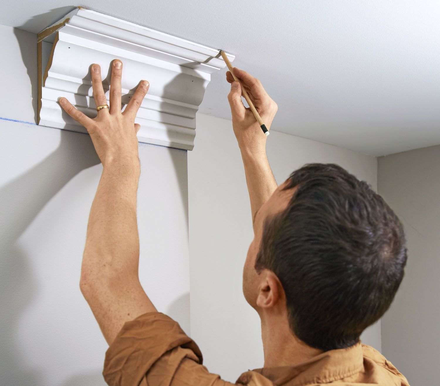 man ceiling molding